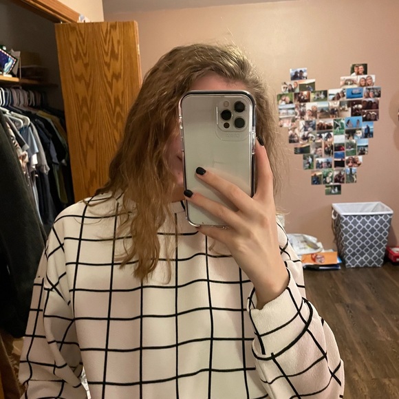 Shein white and black long sleeve - Picture 2 of 3